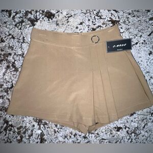 NWT C-Mode khaki pleated skort